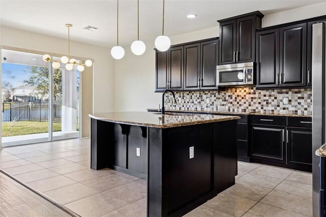 Building Photo - 3750 Mount Vernon Way