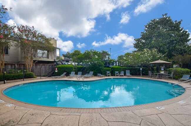 Building Photo - 5711 Sugar Hill Dr