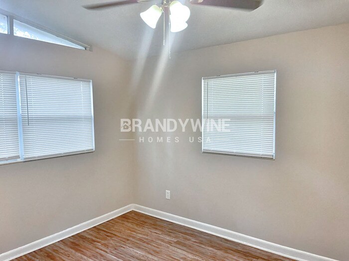 Building Photo - 922 Westgate Dr