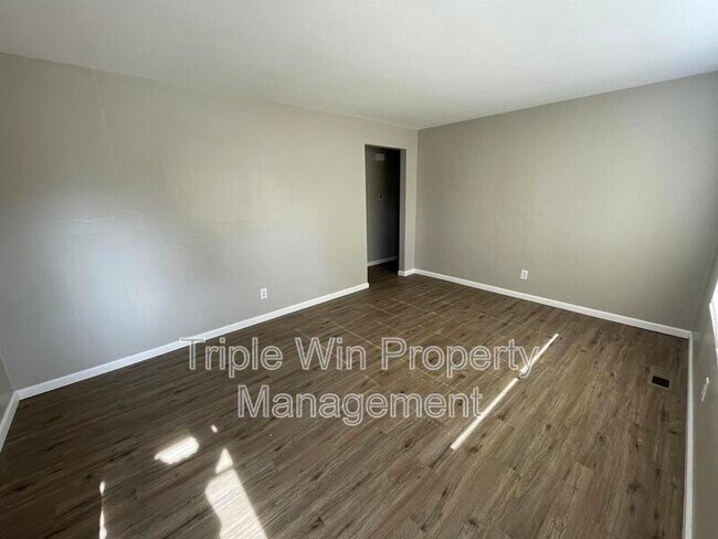Building Photo - 1225 Carla Dr
