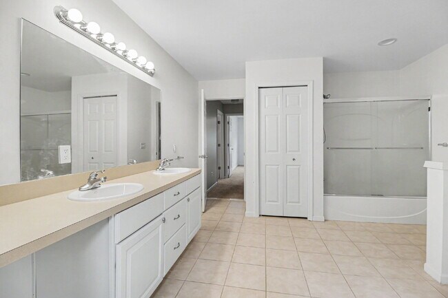 Building Photo - SPEICAL offer- MOVE IN READY 3 bedroom home!