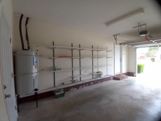 Building Photo - 2212 Dartmouth Dr