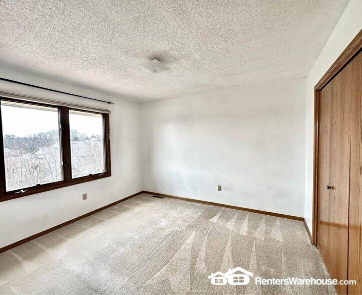 Building Photo - 2048 Walnut St