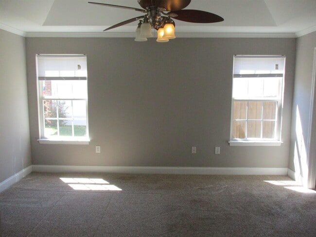 Building Photo - 2808 Blue Bell Ln