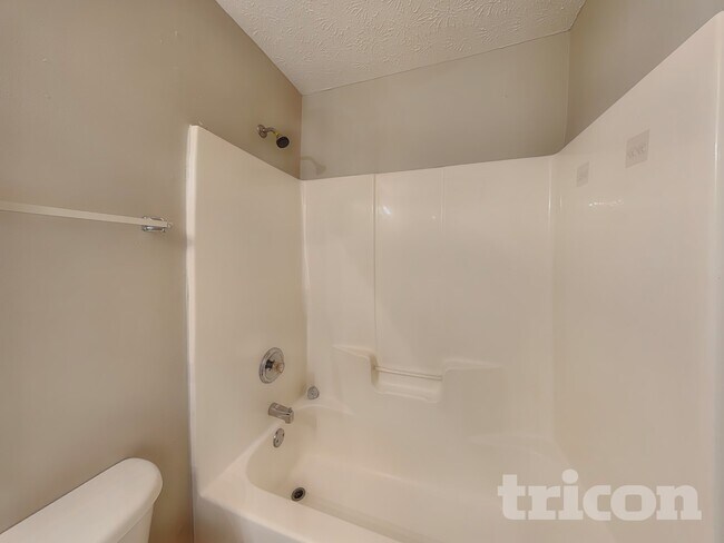 Building Photo - 201 Sandstone Dr