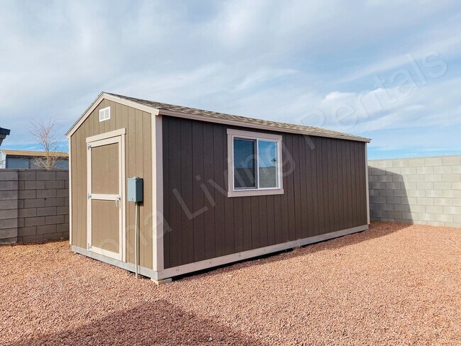 Building Photo - BEAUTIFUL 3 BEDROOM 2 CAR GARAGE HOME