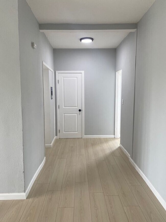 Interior Photo - 1984 Park Grove Ave