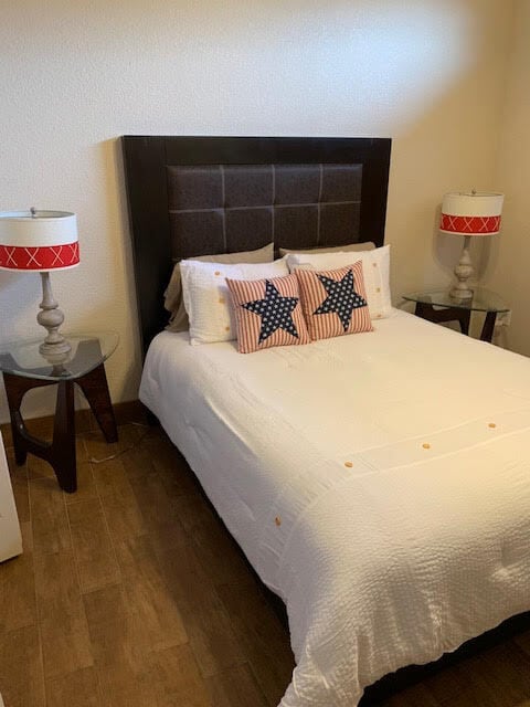 Second Front Bedroom - 3559 Rosewood Ave