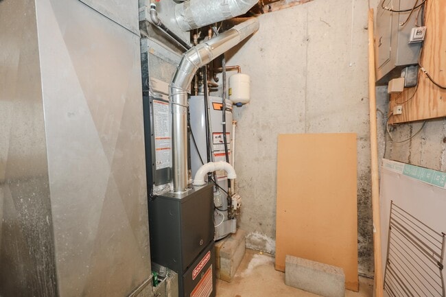 Building Photo - 5 Gleneagle Dr