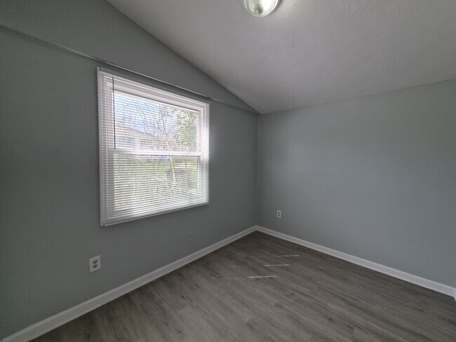 Building Photo - 4709 Ribble Rd