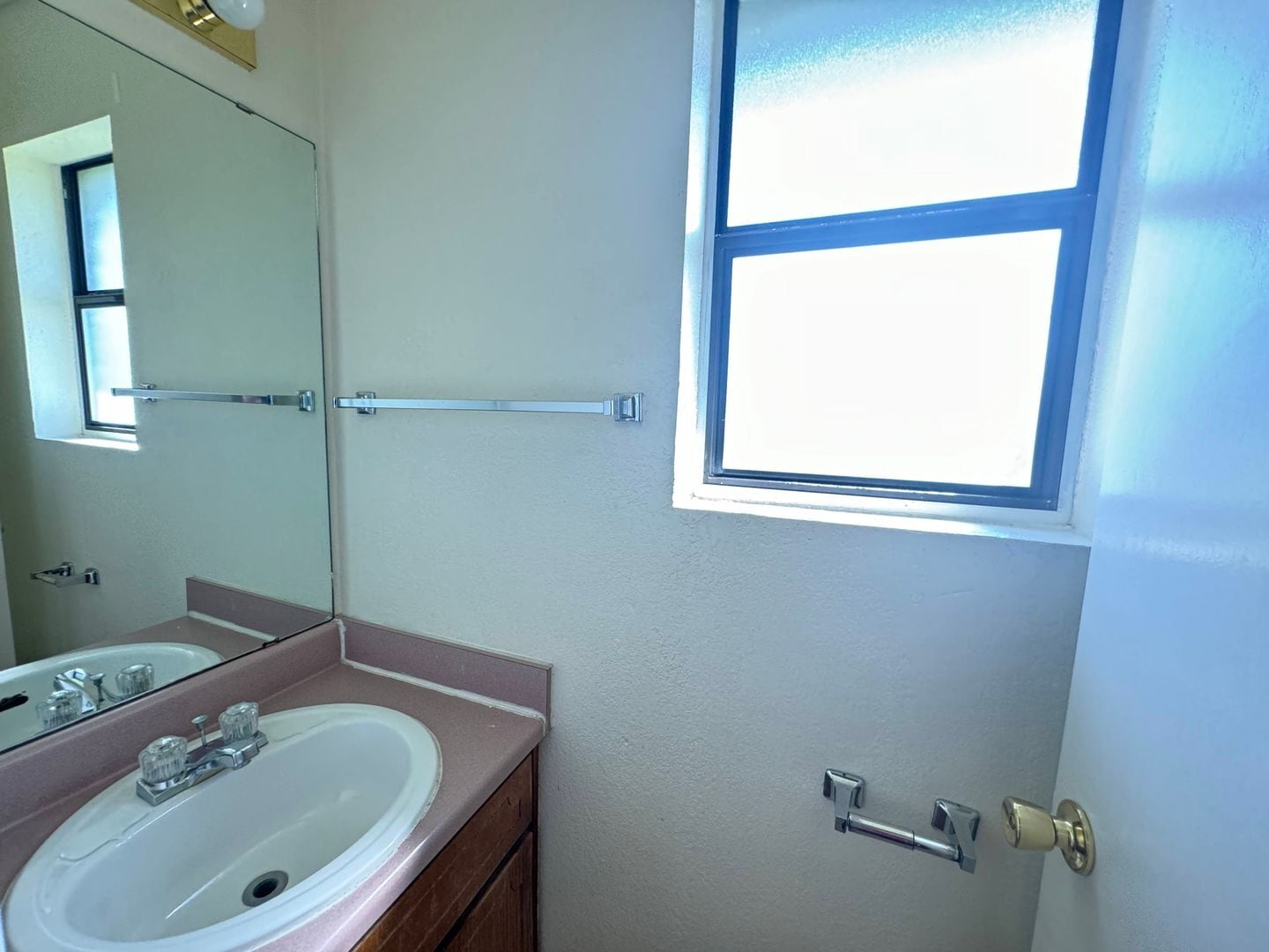 Building Photo - 1104 Leslie Cir