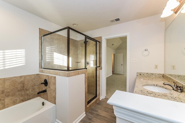 Building Photo - 9425 Darren Cir S