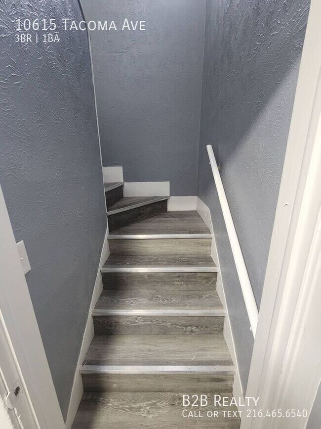 Building Photo - 10615 Tacoma Ave