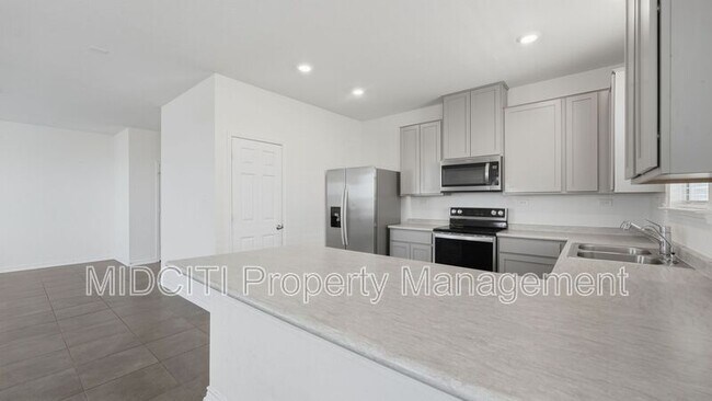 Building Photo - 10419 Salitrillo Bnd