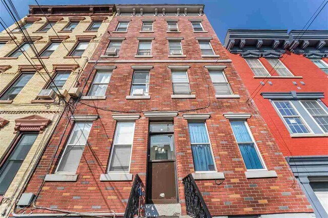 Building Photo - 120 Jefferson St