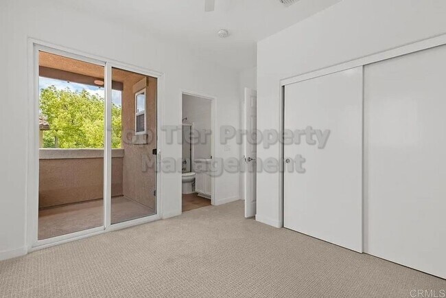 Building Photo - ***Beautiful Like-New 2 bed / 2.5 bath / 1...
