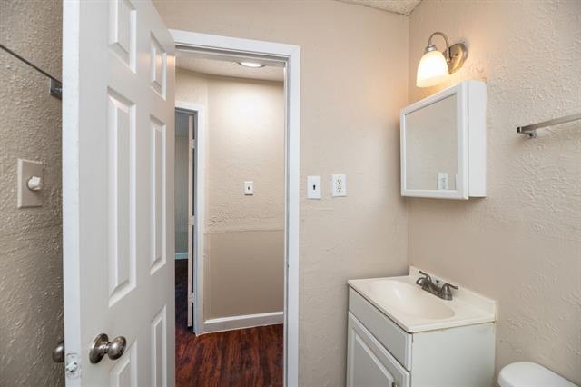 Building Photo - 1037 E Tucker St