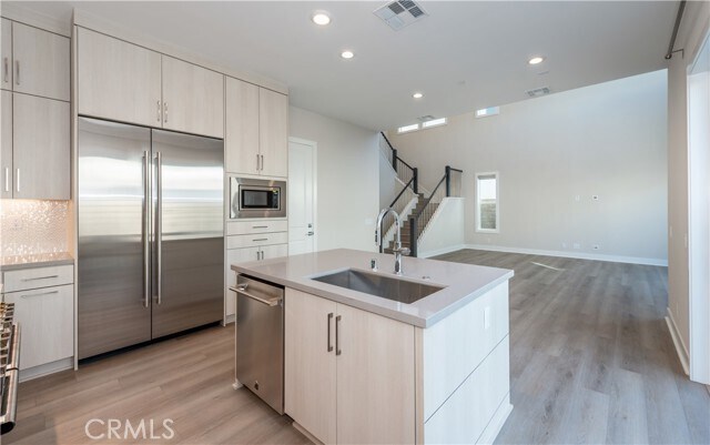 Building Photo - 180 Longden