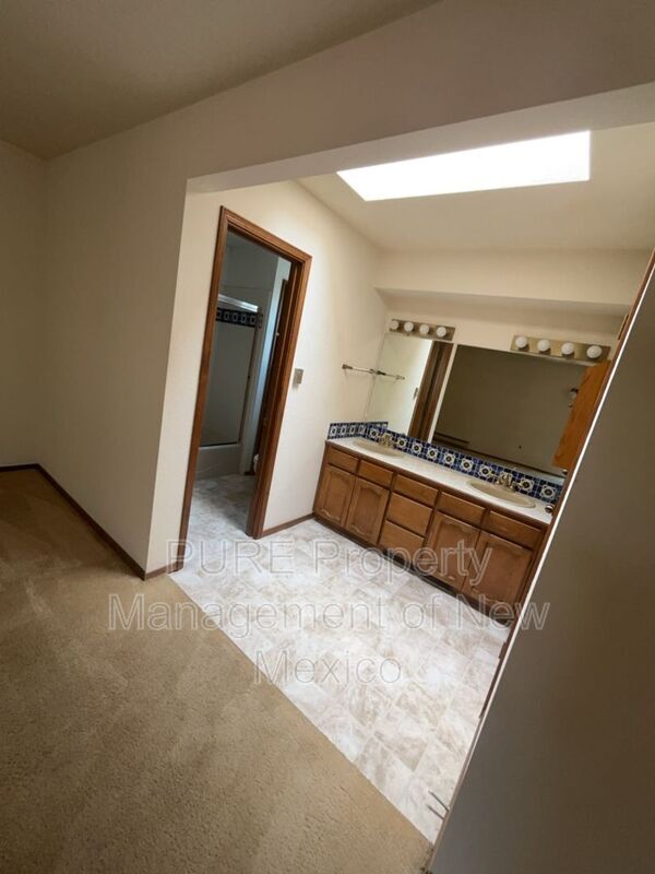 Building Photo - 727 Cedar Hill Ln NE