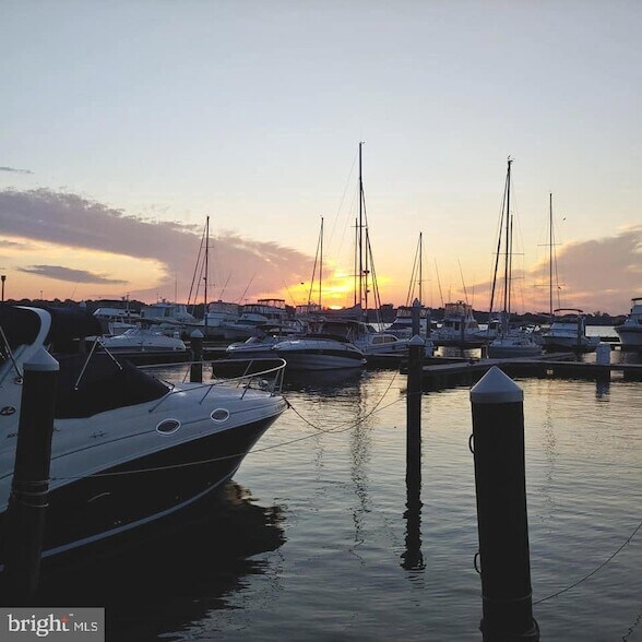 Building Photo - 421 Concord St