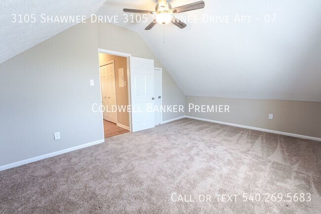 Building Photo - 3105 Shawnee Dr