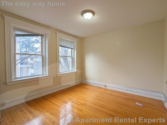 Building Photo - 6 Craigie Cir
