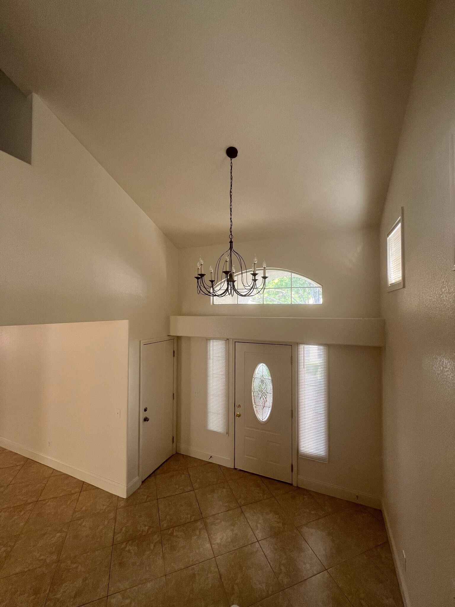 Building Photo - 1313 Paraiso St
