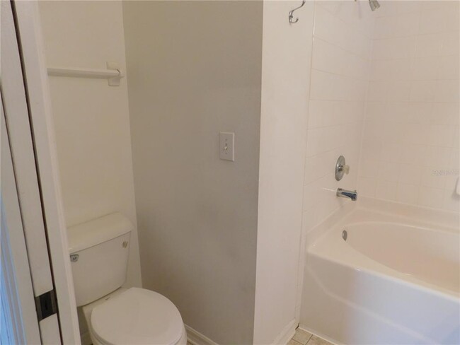 Building Photo - 6047 White Sails Dr