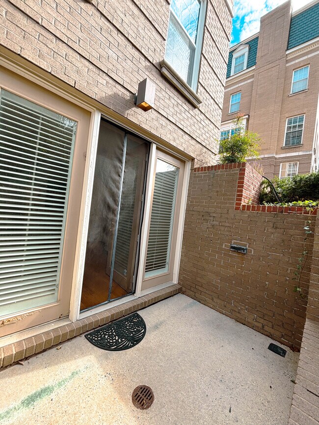 Building Photo - 2411 20th St NW