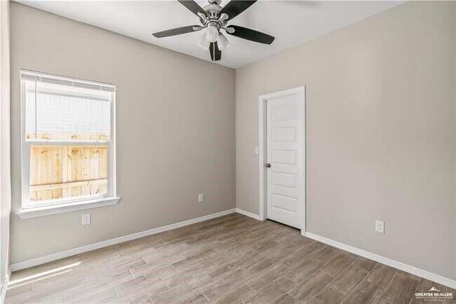 Building Photo - 8 Playa Dr