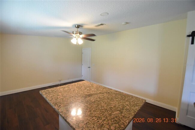 Building Photo - 12106 Waterview Dr