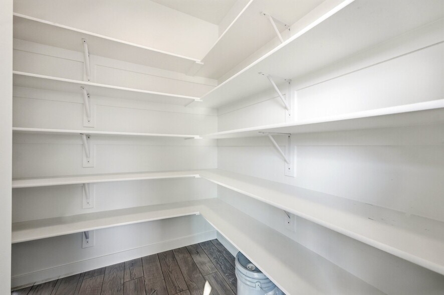 Building Photo - 2629 E Barnwood Ln