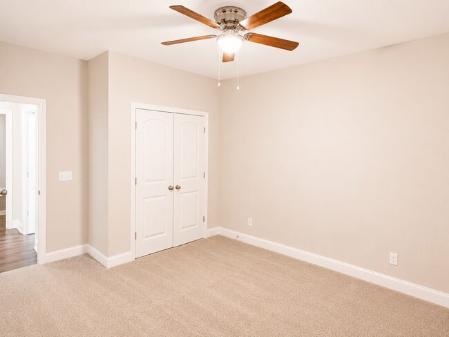 Building Photo - 547 Southern Cross Dr