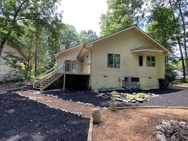 Building Photo - 310 Paoli Trce
