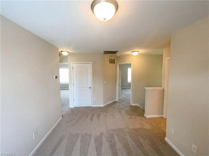 Building Photo - 2518 Macleod St