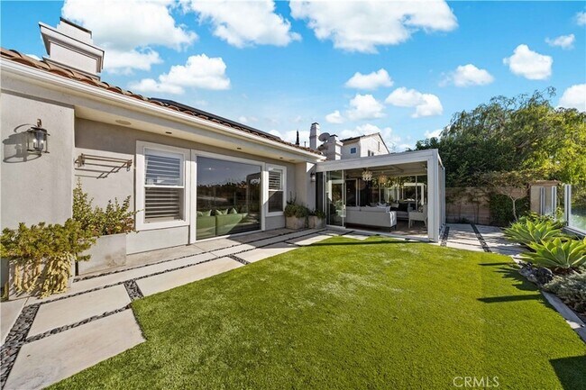 Building Photo - 58 Victoria