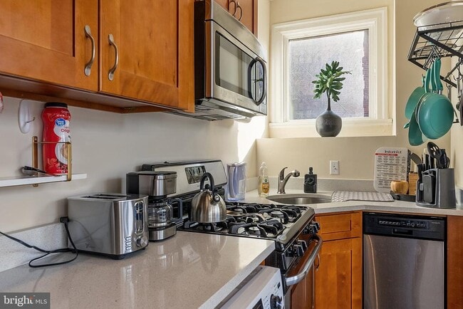 Building Photo - 1836 Delancey St