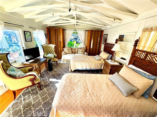 Building Photo - 455 Myrtle St