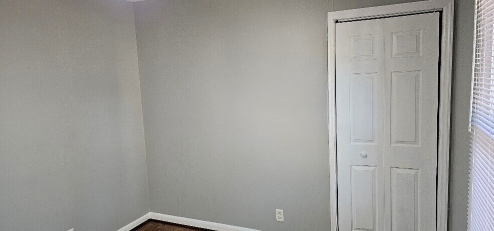 Bedroom 11' x 10' - 2701 Patrick Rd