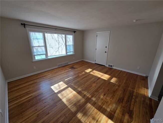Building Photo - 202 Stafford Ave