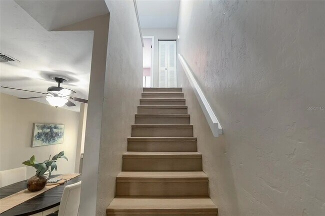 Building Photo - 6128 SW 8th Pl