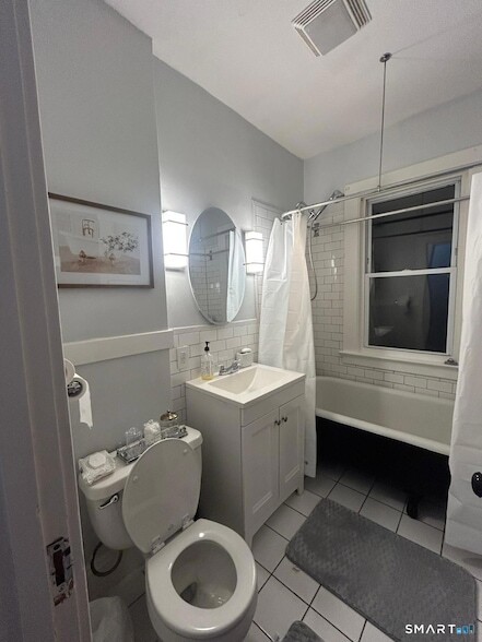 Building Photo - 458 Hillside Ave