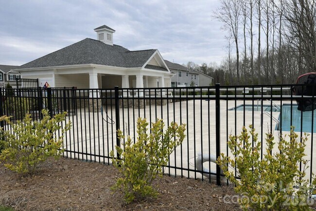 Building Photo - 7870 Iron Rd