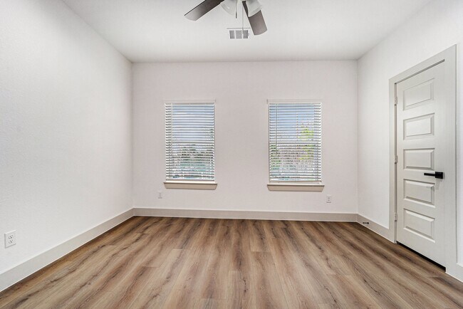 Building Photo - 6425 Anderson Rd