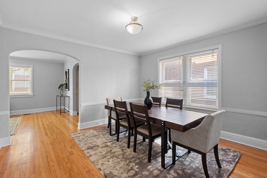 Building Photo - 7055 Dartmouth Ave