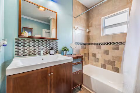 Building Photo - 209 W Osborne Ave