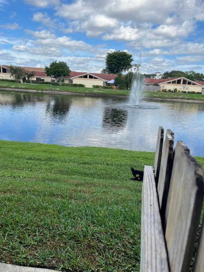 Building Photo - 4423 Woodstock Dr