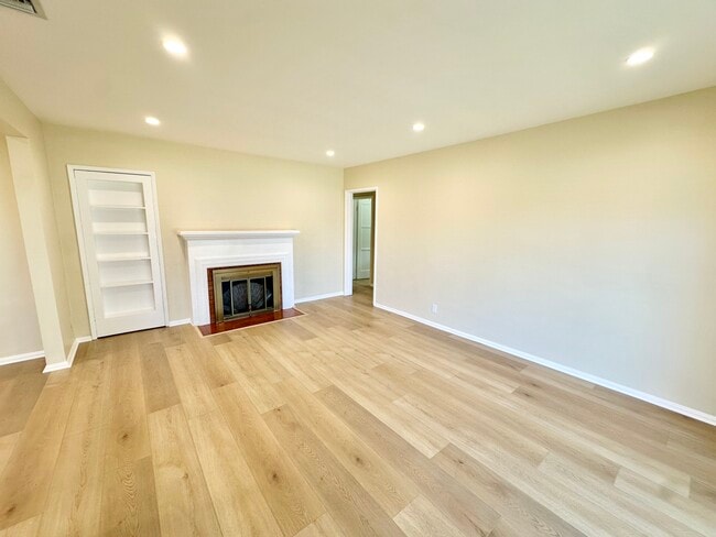 Building Photo - 2544 N Keystone St