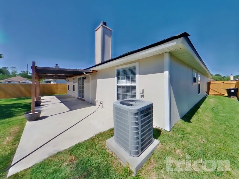 Building Photo - 1552 Glen View St