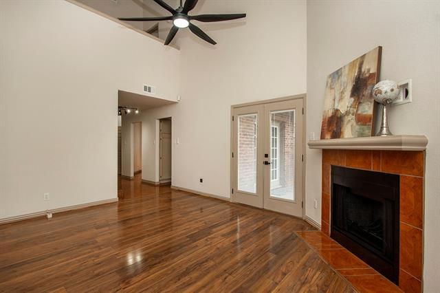 Building Photo - 1609 Brentwood Dr